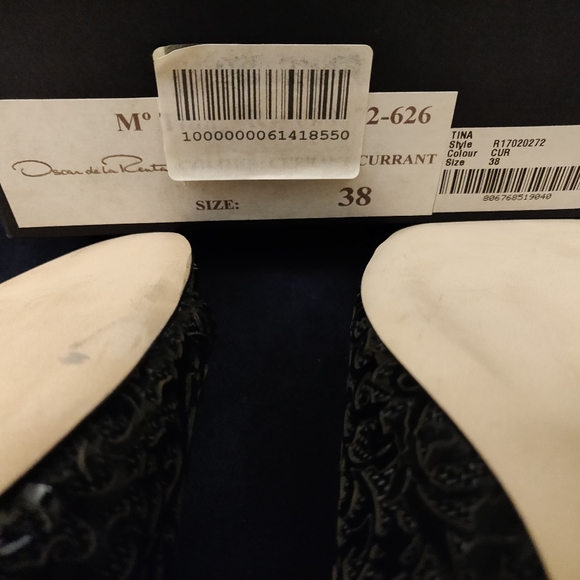 Oscar De La Renta Flats - Picture 8 of 9